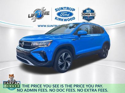 Used 2023 Volkswagen Taos SE w/ Panoramic Sunroof Package