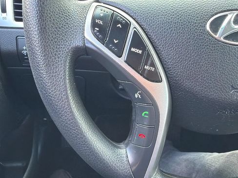 Used 2017 Hyundai Elantra GT FWD image 12