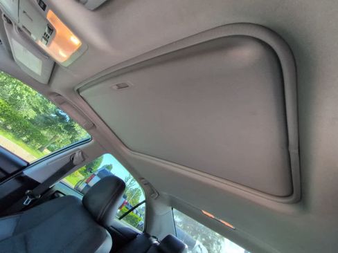 Certified 2017 Toyota Camry SE w/ Moonroof Package FWD image 19