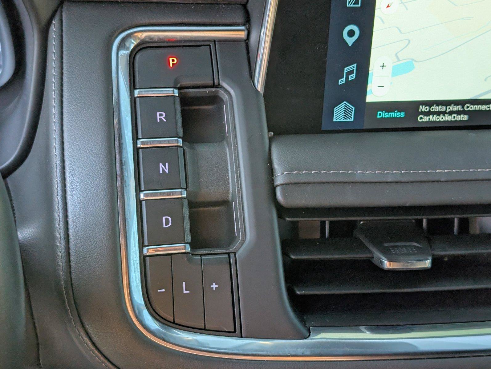 Used 2024 Chevrolet Tahoe Z71 w/ Luxury Package AWD/4WD image 23