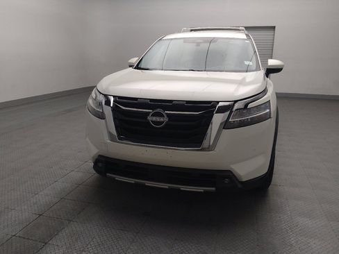 Used 2022 Nissan Pathfinder SL FWD image 15