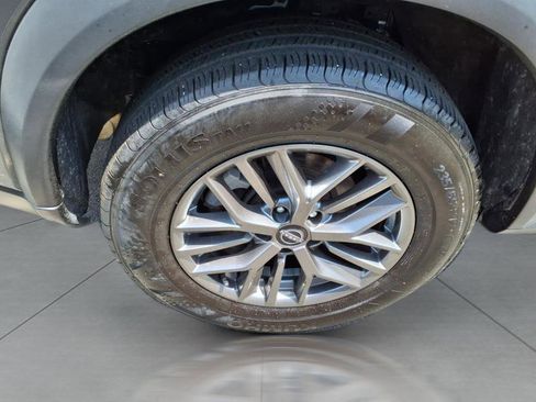 Used 2023 Nissan Rogue S image 6