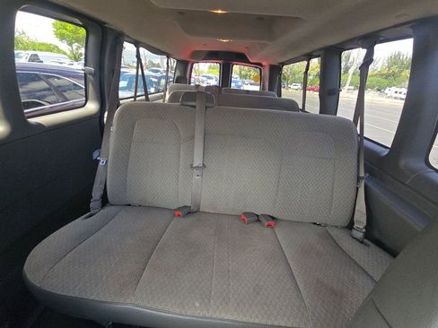 Used 2023 Chevrolet Express 3500 LT w/ LT Preferred Equipment Group RWD image 12