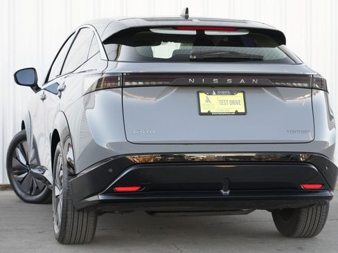 Used 2023 Nissan Ariya Venture+ image 5