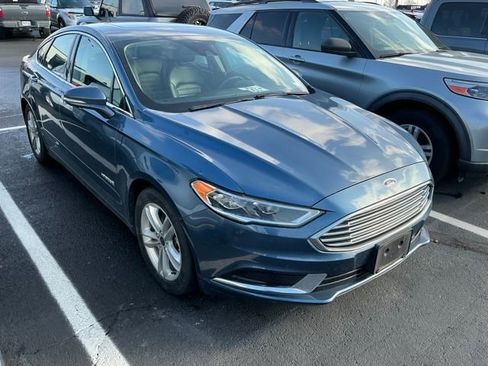 Used 2018 Ford Fusion SE w/ Equipment Group 602A image 4