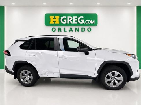 Used 2020 Toyota RAV4 LE FWD image 11