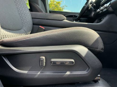 Certified 2025 Honda Pilot Sport image 30
