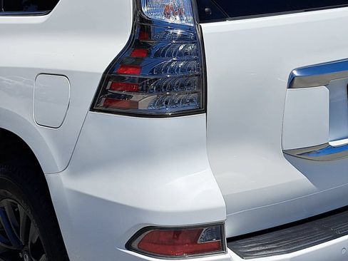 Used 2021 Lexus GX 460 Premium w/ Premium Package AWD/4WD image 37