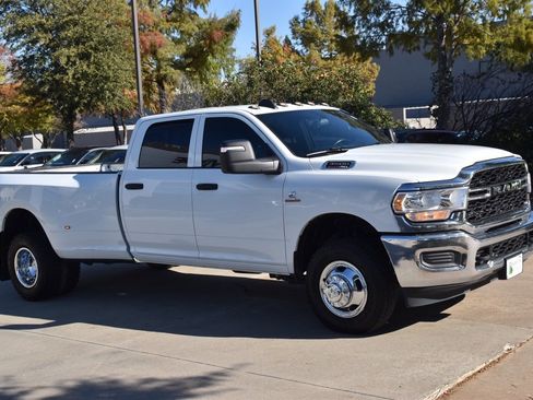 Used 2024 RAM 3500 Tradesman w/ Chrome Appearance Group image 5
