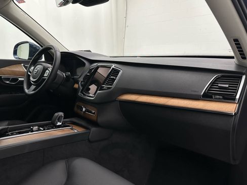 Used 2024 Volvo XC90 B5 Plus image 18