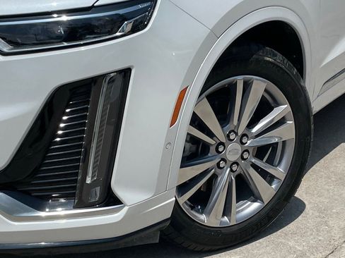 Used 2024 Cadillac XT6 Premium Luxury w/ Technology Package FWD image 11