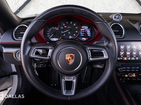 Used 2022 Porsche 718 Boxster Spyder RWD image 28