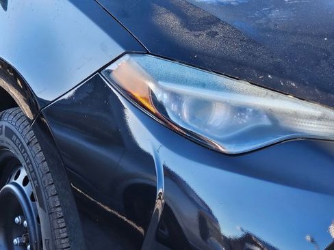 Used 2017 Toyota Corolla LE image 4