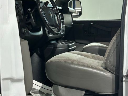 Used 2022 Chevrolet Express 2500 w/ Driver Convenience Package RWD image 34
