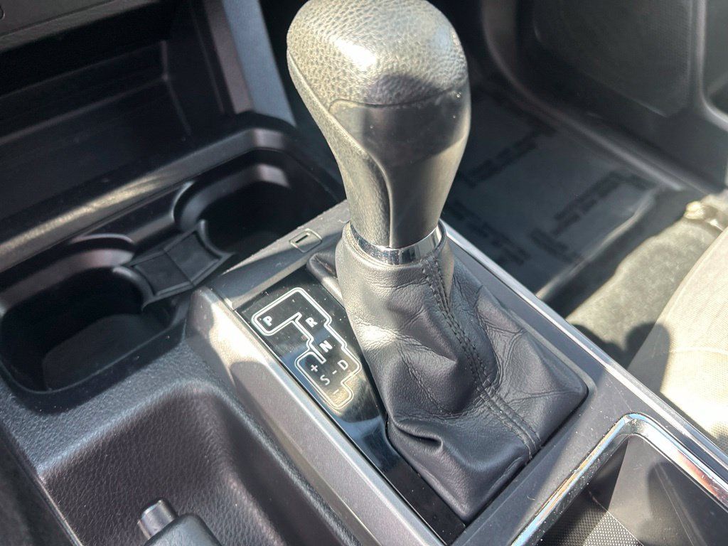 Used 2016 Toyota Tacoma SR5 AWD/4WD image 22