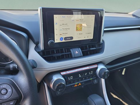 Used 2025 Toyota RAV4 XLE image 25