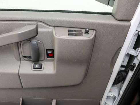 Used 2025 Chevrolet Express 3500 LT w/ LT Preferred Equipment Group image 22