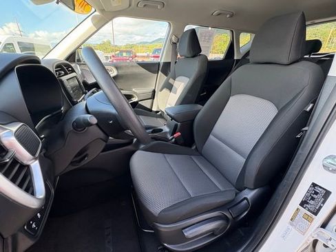 Used 2024 Kia Soul LX w/ Option Group 015 image 25
