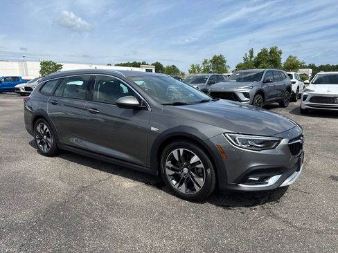 Certified 2018 Buick Regal Preferred w/ Sights and Sounds Package AWD/4WD image 2
