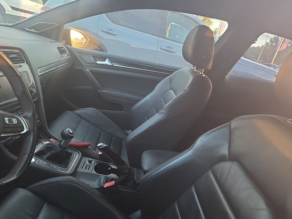 Used 2016 Volkswagen Golf 2-Door FWD image 8