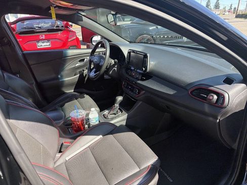 Used 2018 Hyundai Elantra GT Sport FWD image 5