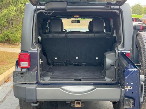Used 2013 Jeep Wrangler Unlimited Sport image 9