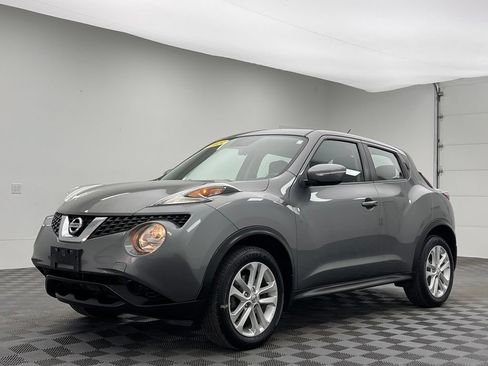 Used 2015 Nissan Juke S FWD image 2