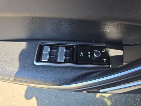 Used 2024 Jaguar F-PACE R-Dynamic S AWD/4WD image 17