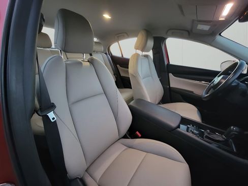 Used 2019 MAZDA MAZDA3 Sedan w/ Preferred Package image 32