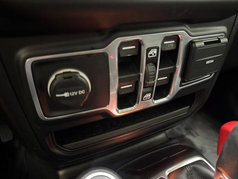 Used 2019 Jeep Wrangler Unlimited Sport S AWD/4WD image 65