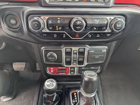 Used 2023 Jeep Wrangler Unlimited Rubicon w/ LED Lighting Group AWD/4WD image 18