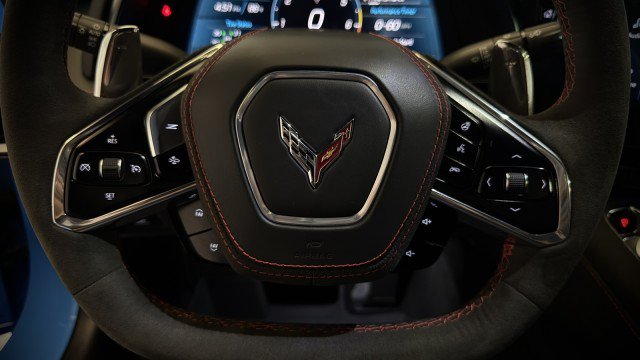 Used 2025 Chevrolet Corvette Stingray Premium Cpe w/ Z51 Performance Package RWD image 10
