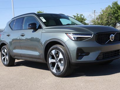New 2026 Volvo XC40 B5 Plus w/ Protection Package Premier