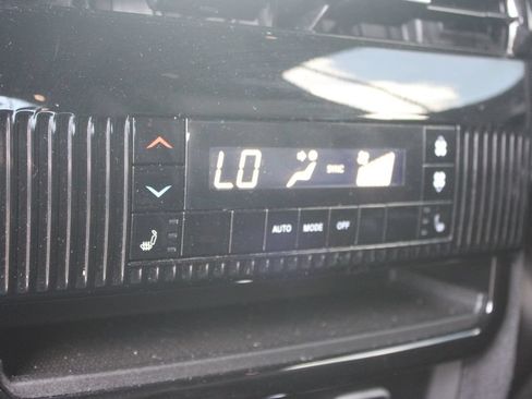 Used 2024 Jeep Wagoneer Series II AWD/4WD image 30