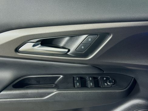 Used 2025 Chevrolet Equinox EV LT image 21