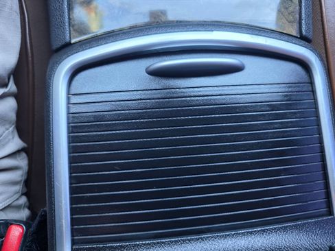Used 2018 Chrysler 300 Limited RWD image 18