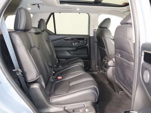 Used 2023 Honda Pilot Touring image 15
