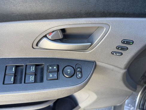Used 2012 Honda Odyssey Touring Elite image 18