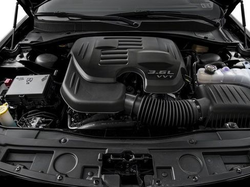 Used 2016 Chrysler 300 Limited image 16