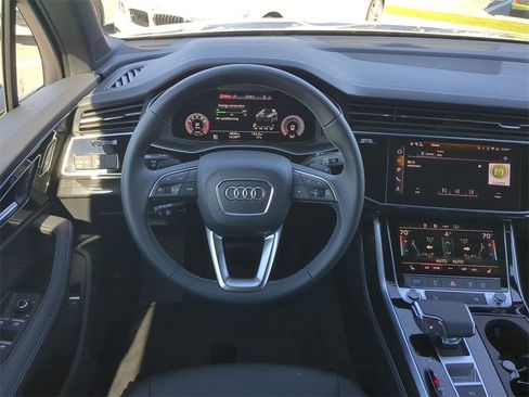 Used 2025 Audi Q7 3.0T Premium Plus image 17