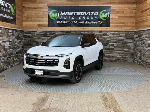 Used 2025 Chevrolet Equinox LT AWD/4WD image 4