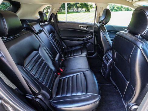 Used 2019 Ford Edge SEL w/ Equipment Group 201A AWD/4WD image 36