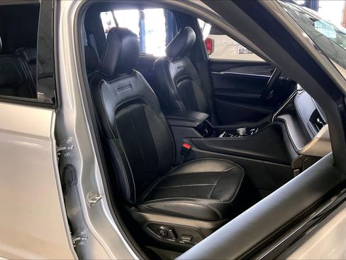 Used 2022 Jeep Grand Cherokee Overland image 9