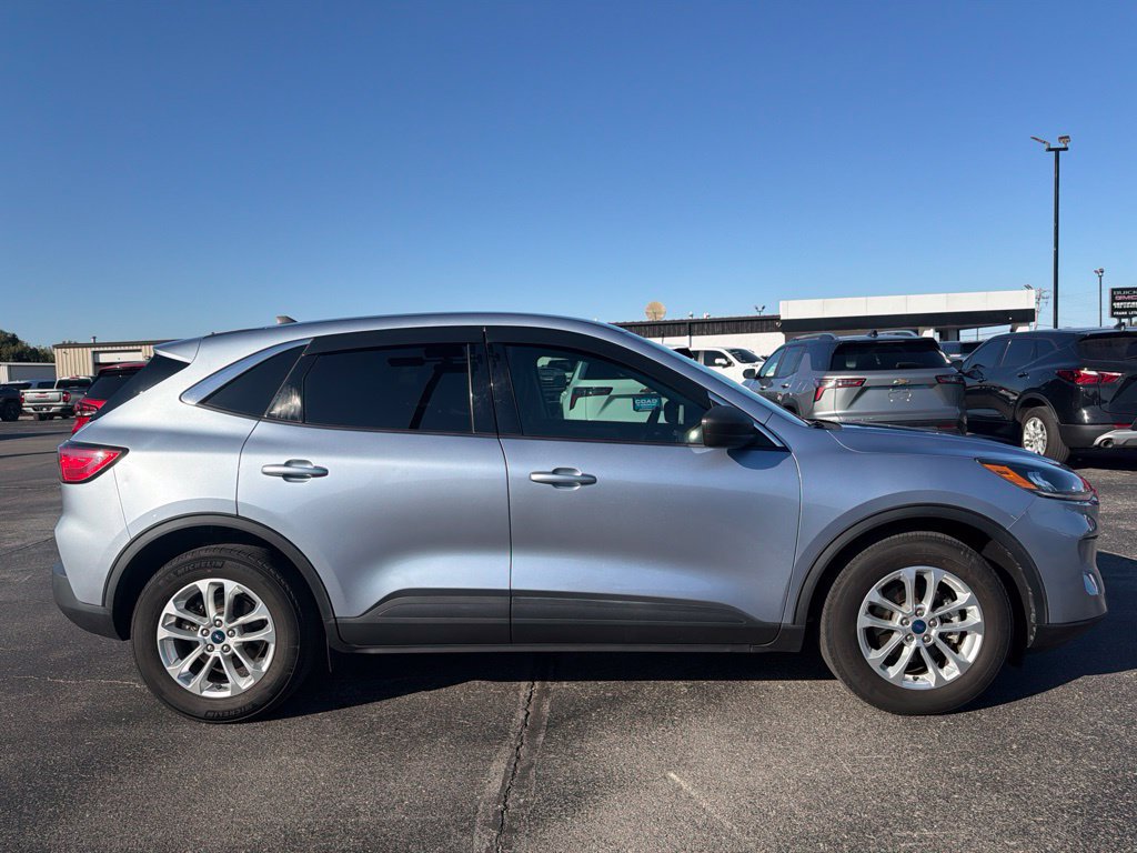 Used 2022 Ford Escape SE w/ Convenience Package FWD image 2