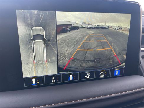 Used 2024 GMC Yukon AT4 w/ Technology Package image 19