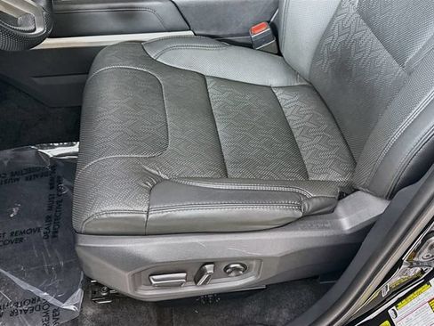 Used 2024 Toyota Tundra Limited AWD/4WD image 18
