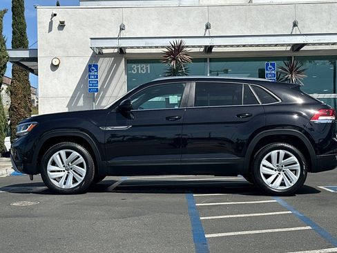 Used 2023 Volkswagen Atlas Cross Sport SE w/ Panoramic Sunroof Package image 7