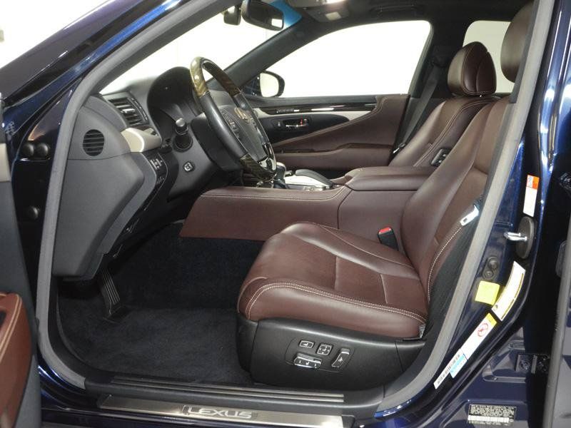 Used 2017 Lexus LS 460 RWD image 11