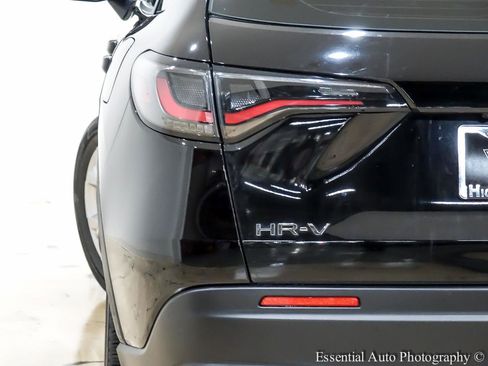 Used 2023 Honda HR-V LX image 8