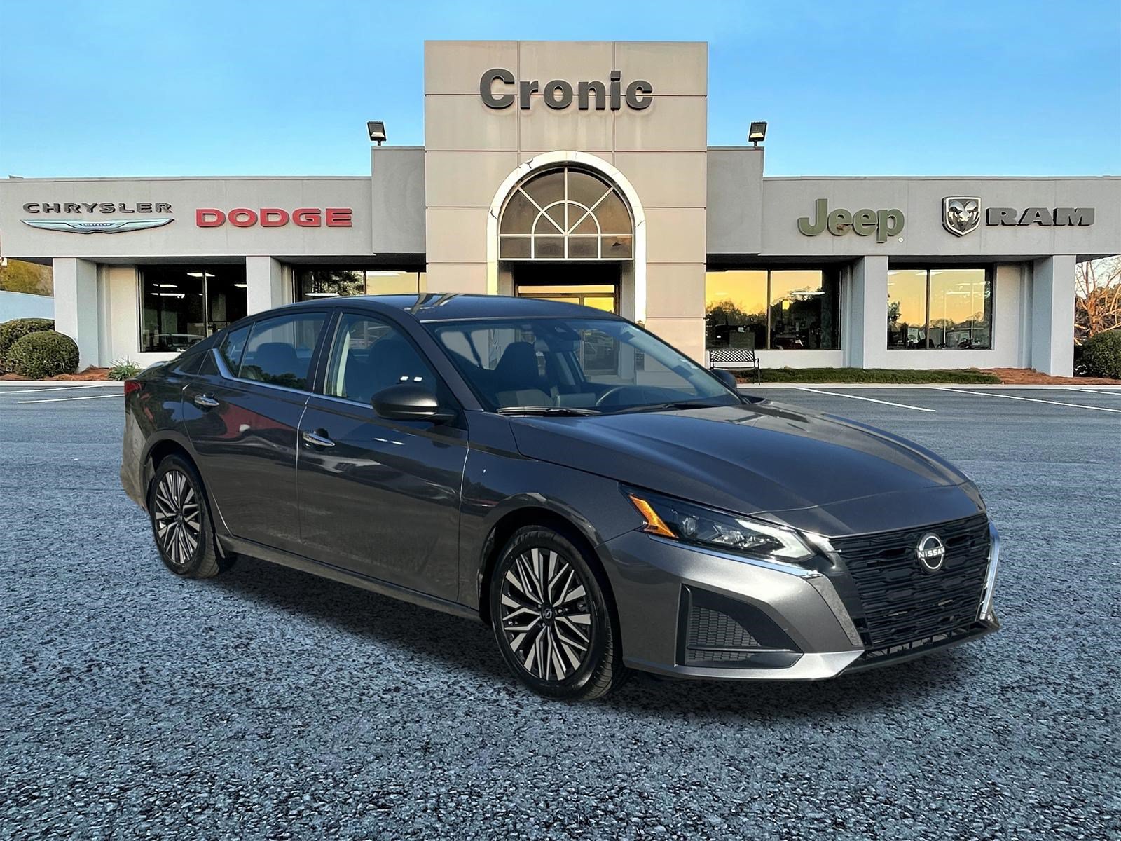 Used 2025 Nissan Altima 2.5 SV FWD image 1
